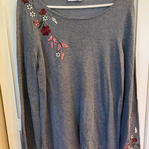 Roz & Ali - Never Worn - Gray Sweater with Flower Detail Size L
